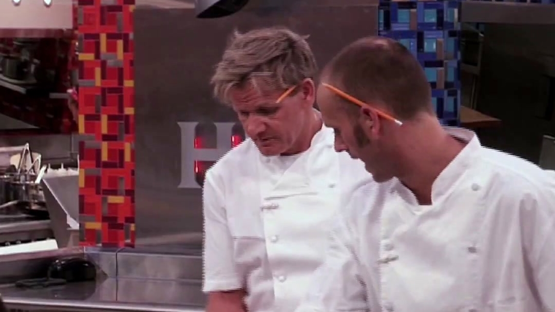 Hell's Kitchen: Blue Team Races To The Risotto Finish