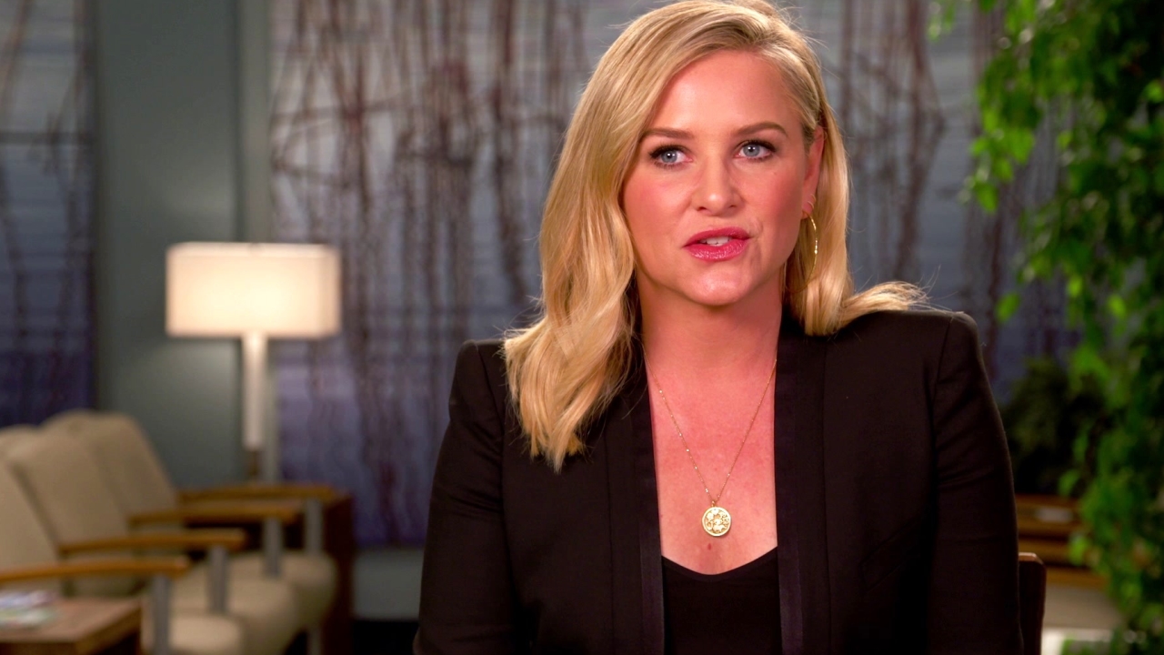 Grey's Anatomy: Jessica Capshaw On The 300th Episode