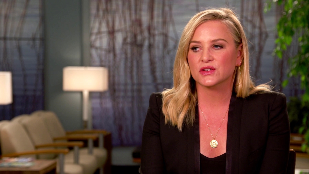Grey's Anatomy: Jessica Capshaw On How They Keep It Fresh After 300 Episodes