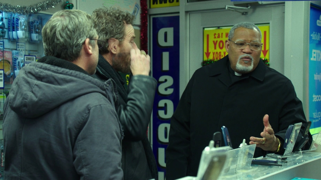 Last Flag Flying: Cellphones