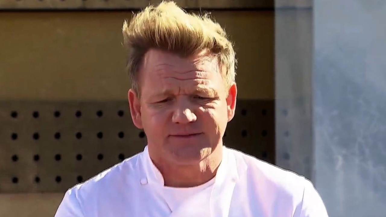 Hell's Kitchen: Josh Puts Out The Red Team's Fire