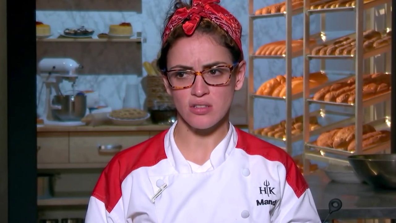 Hell's Kitchen: Manda Picks Up Josh's Slack In The Kitchen