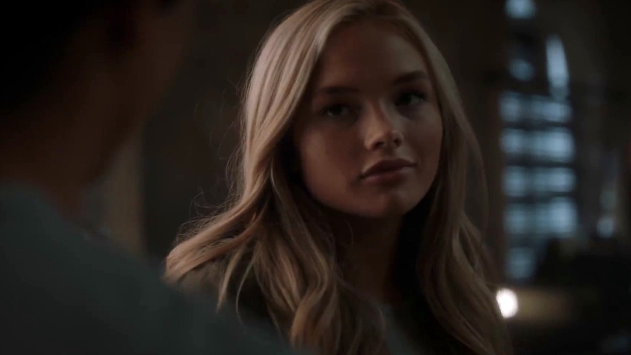 The Gifted: Wes Introduces Himself To Lauren