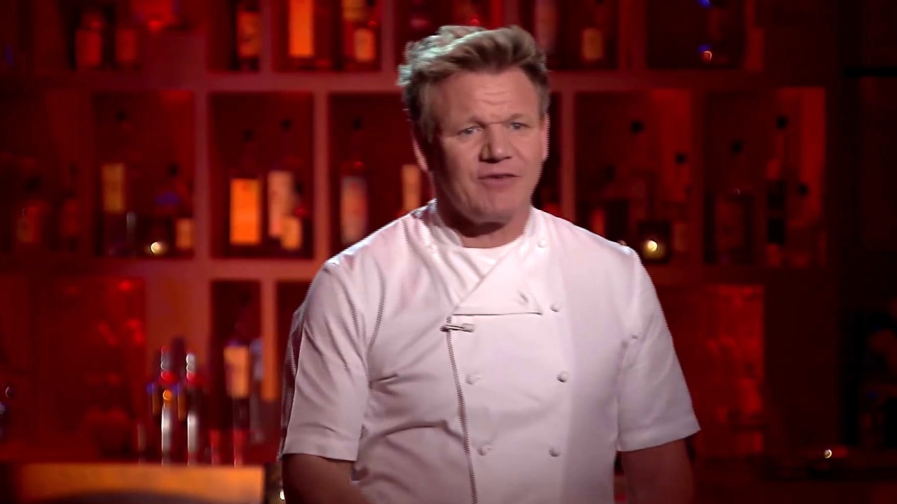 Hell's Kitchen: Elise Gets Upset When Josh Is Moved To The Red Team