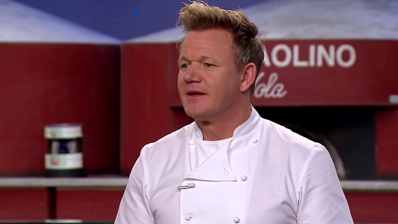 Hell's Kitchen: Marino Presents A Special Pizza To The Contestants