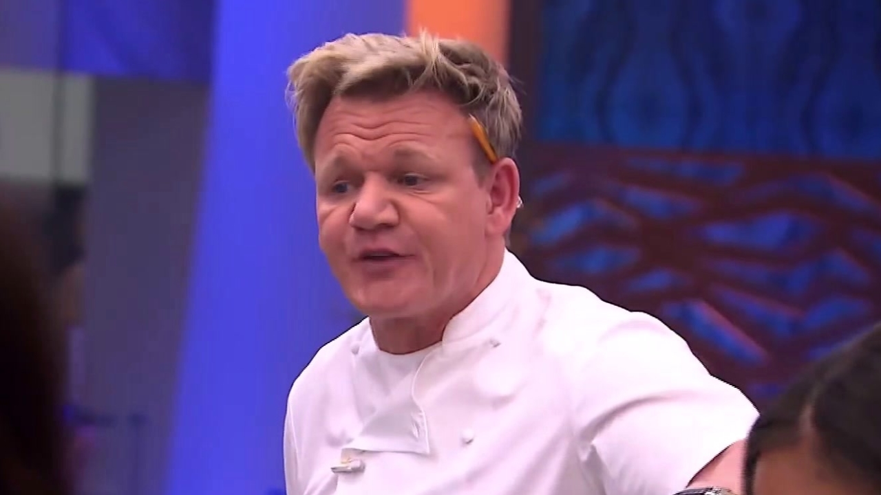 Hell's Kitchen: Michelle Falls On The Kitchen Floor