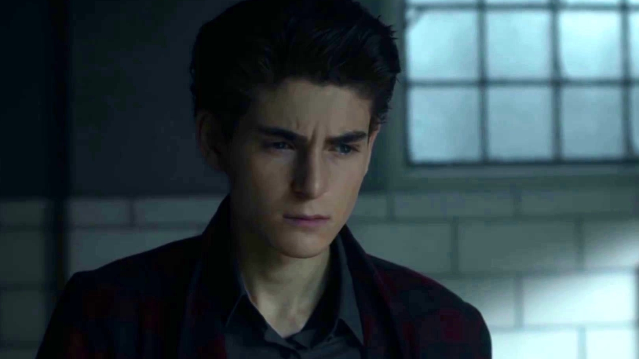 Gotham: A Dark Knight: Let Them Eat Pie