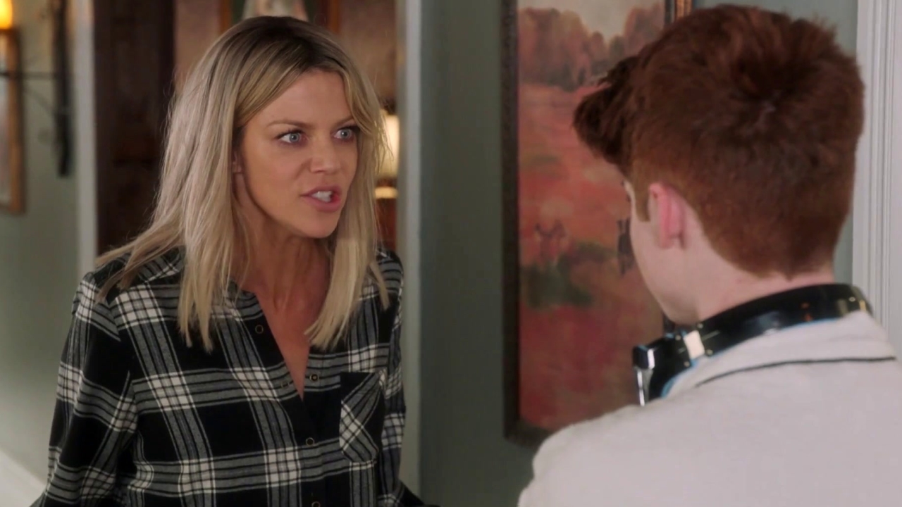 The Mick: Mickey Tells Chip His Great-Grandmother Is A Lesbian