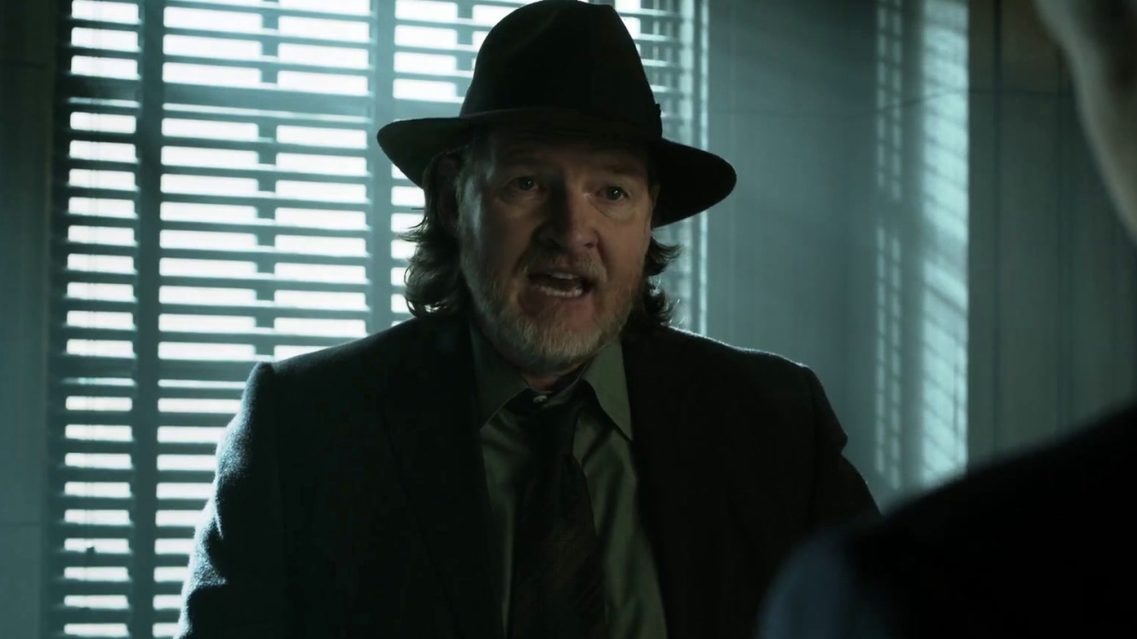 Gotham: Harvey Tells Jim That Gotham Doesn't Need A Hero