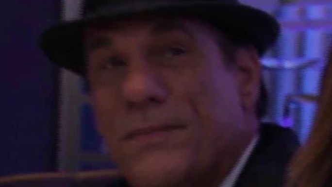 Hell's Kitchen: Robert Davi Dines In Hell's Kitchen