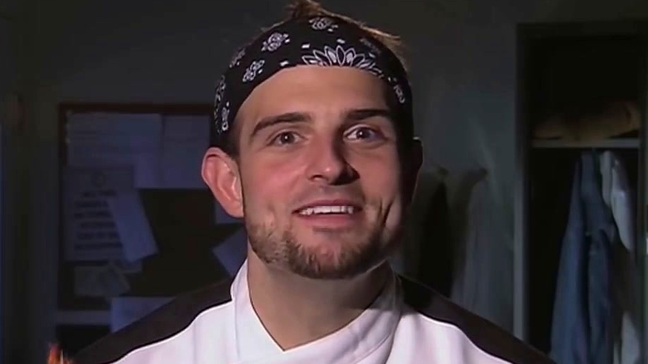 Hell's Kitchen: The Chefs Eat Tube Food!