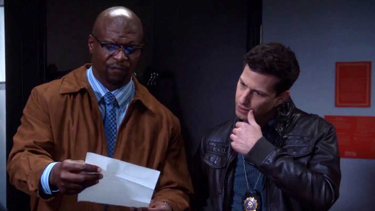 Brooklyn Nine-Nine: Terry, Jake & Rosa Hear About A Stolen Laptop