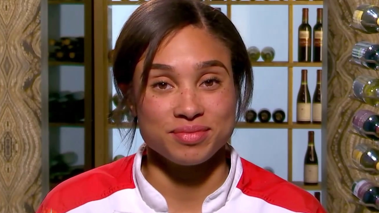 Hell's Kitchen: The Competitors Collect Ingredients With Spears