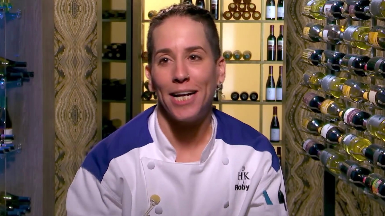 Hell's Kitchen: Robyn Can't Stop Calling Her Teammates Baby