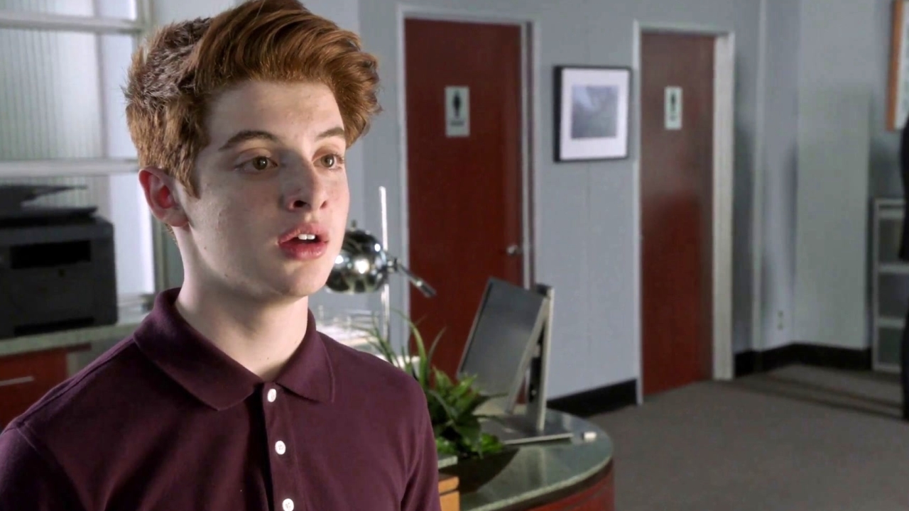 The Mick: Chip Tracks Down His Dad In The Men's Room