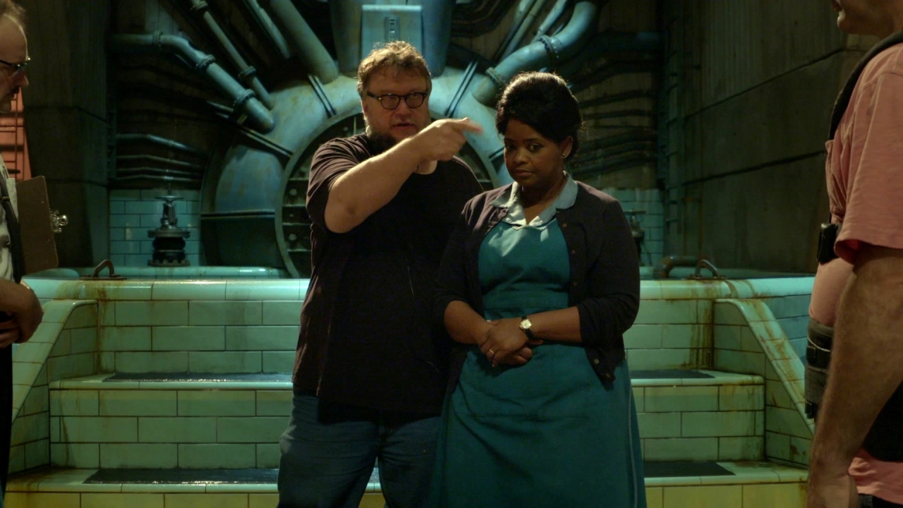 The Shape Of Water: Behind-The-Scenes: Guillermo Del Toro (Featurette)