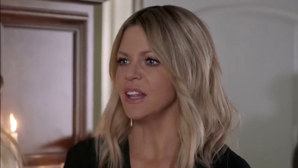 The Mick: Mickey Connects With Jennie Garth