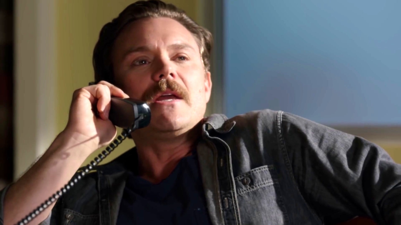 Lethal Weapon: Riggs Calls Maureen From Her Office