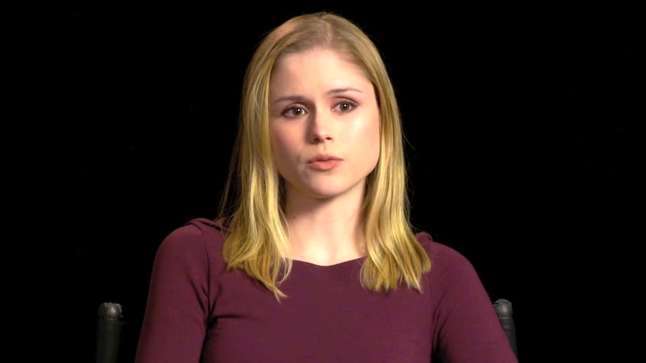 The Miracle Season: Erin Moriarty On Kelly And Caroline's Relationship