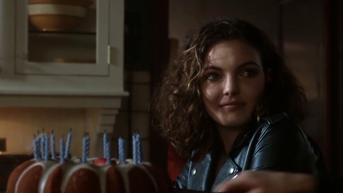 Gotham: Selina Visits Bruce On His Birthday