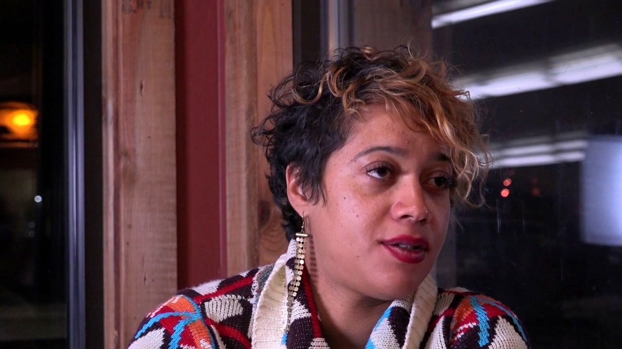 Traffik: Roxanne Avent On Being Deon's Number One Fan