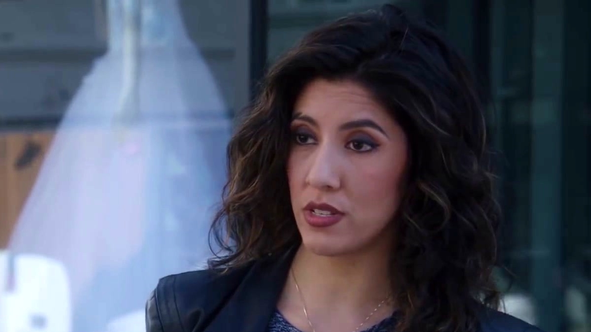 Brooklyn Nine-Nine: Rosa Makes Amy Check Out A Wedding Dress