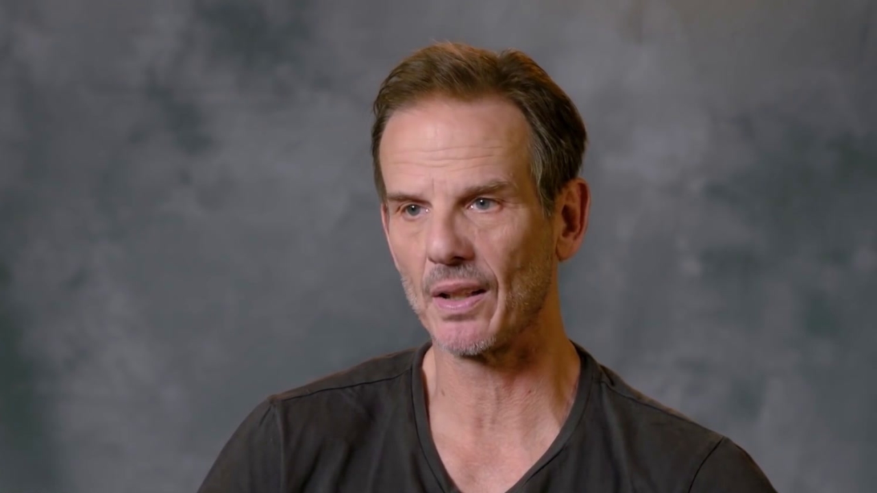 Mile 22: Behind The Scenes Stunts (Featurette)