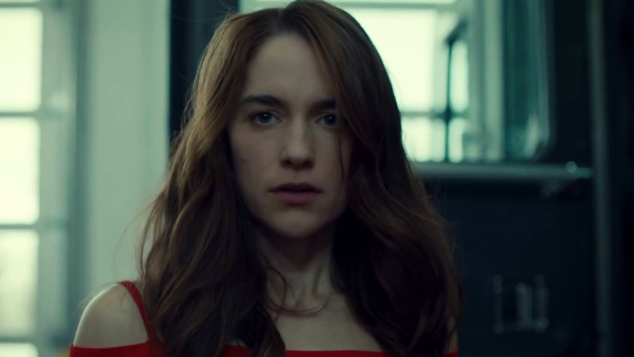 Wynonna Earp: I Fall To Pieces