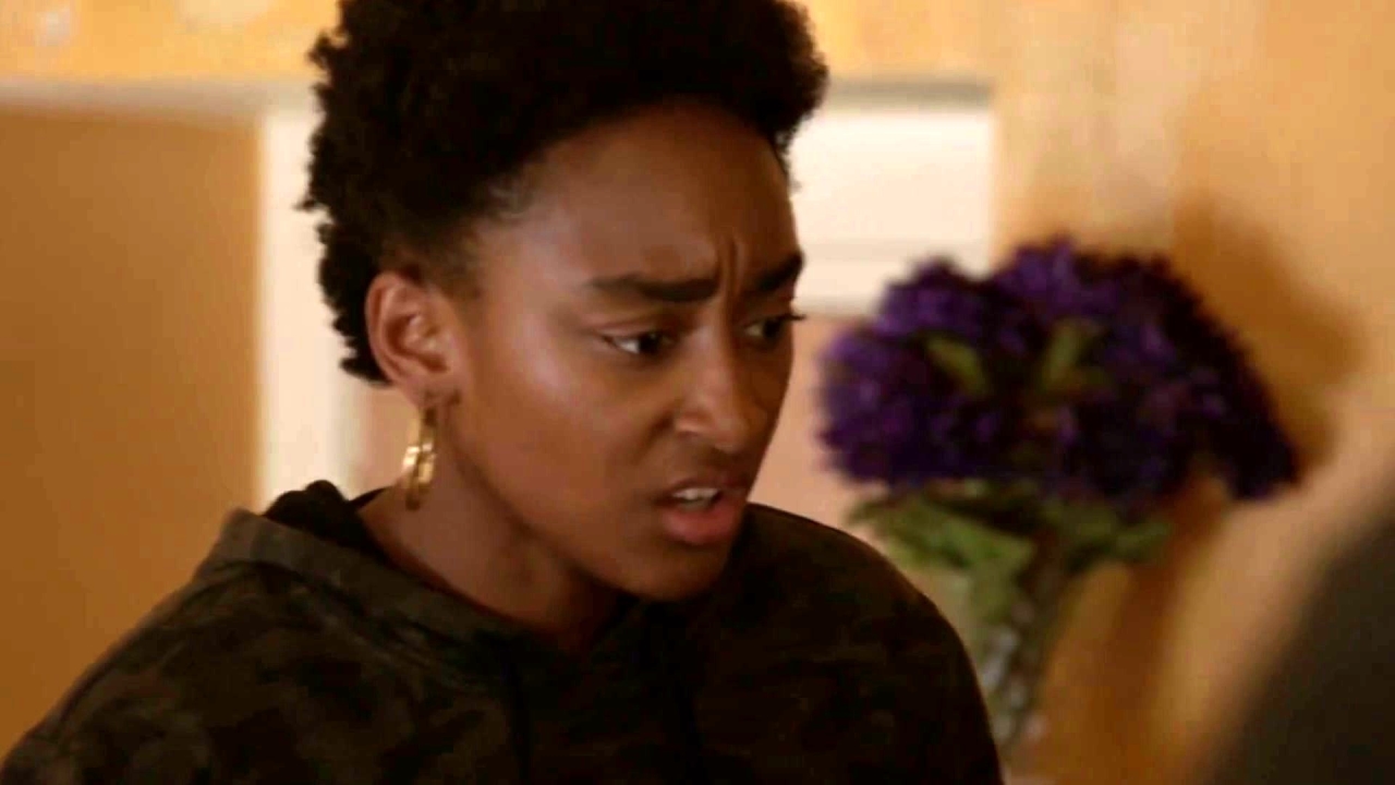Chicago Fire: Foster Performs Emergency Surgery