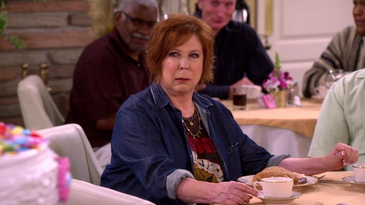 The Cool Kids: Everyone Finds Out About Margaret's Birthday