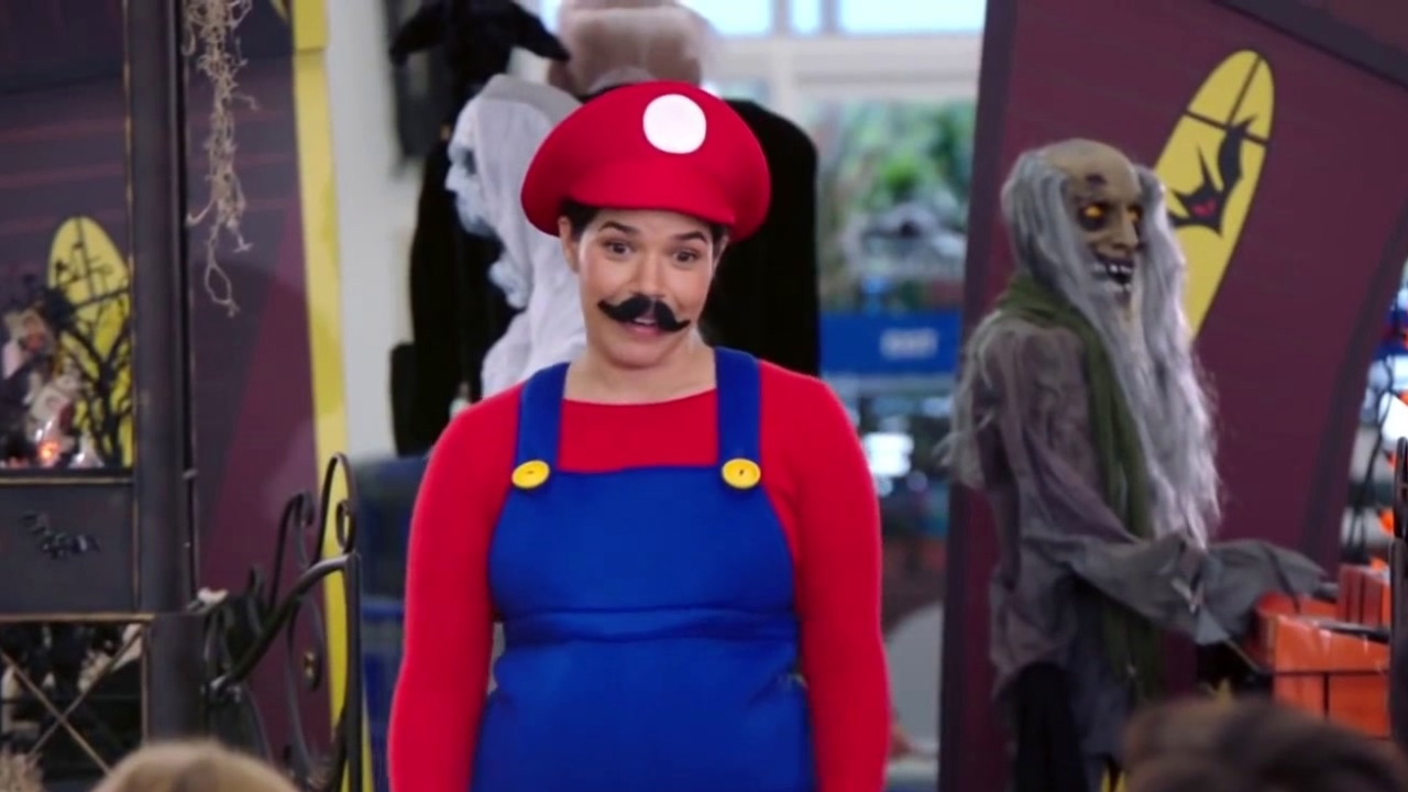 Superstore: Cloud 9 Costume Contest
