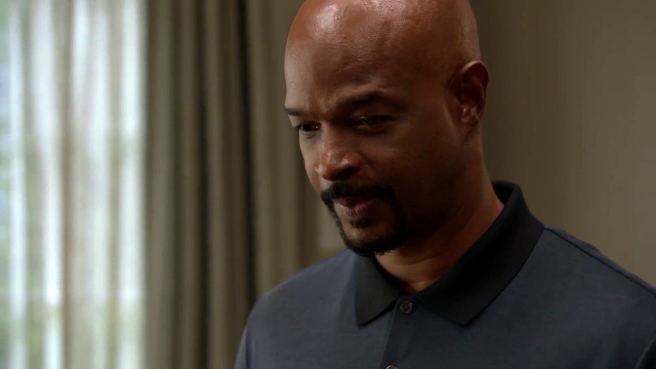 Lethal Weapon: Riana Blackmails Her Father