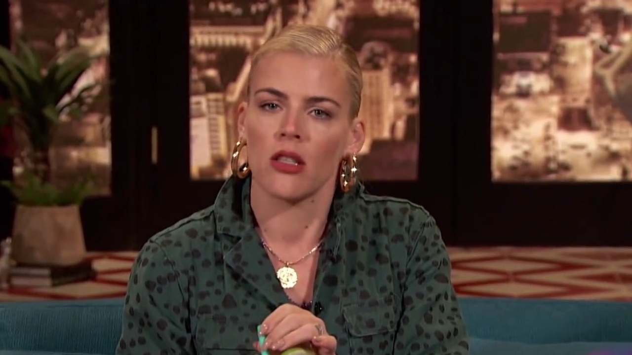 Busy Tonight: Busy Philipps Puts Offset On Blast