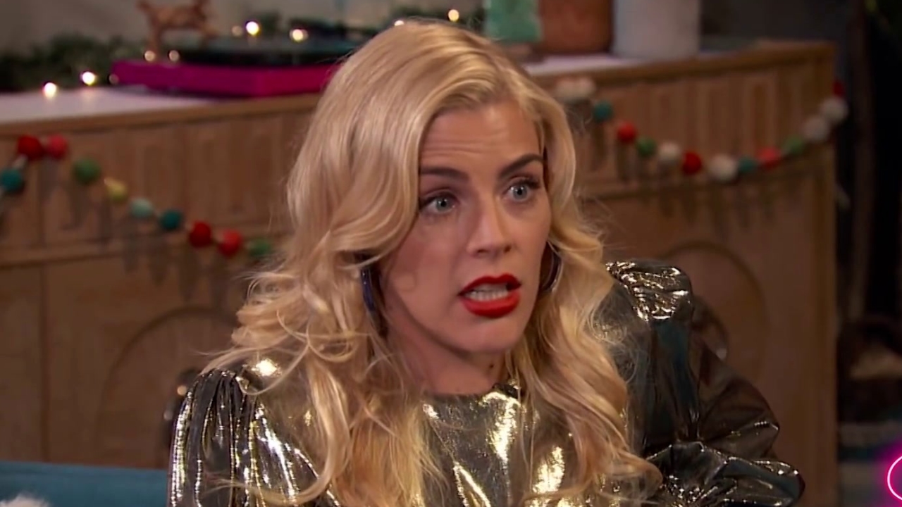 Busy Tonight: Leslie Grossman