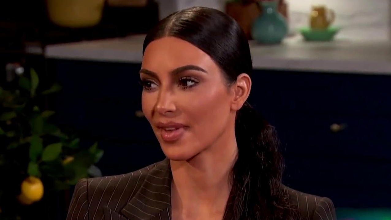 Busy Tonight: Kim Giggles Over Rob Kardashian's Imaginary Friends