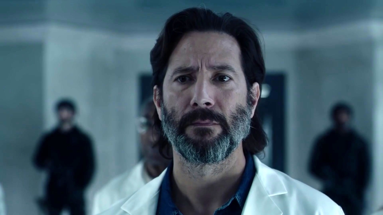 The Passage: The Scientists Observe The Test Subjects