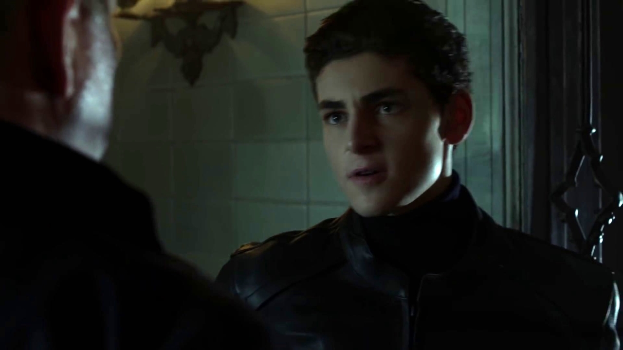 Gotham: Bruce Lets His Guard Down