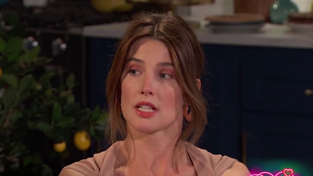 Busy Tonight: Cobie Smulders' Message To Women About Ovarian Cancer
