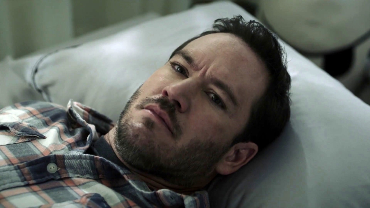 The Passage: Brad Is Warned That Patient Zero Is Coming For Amy