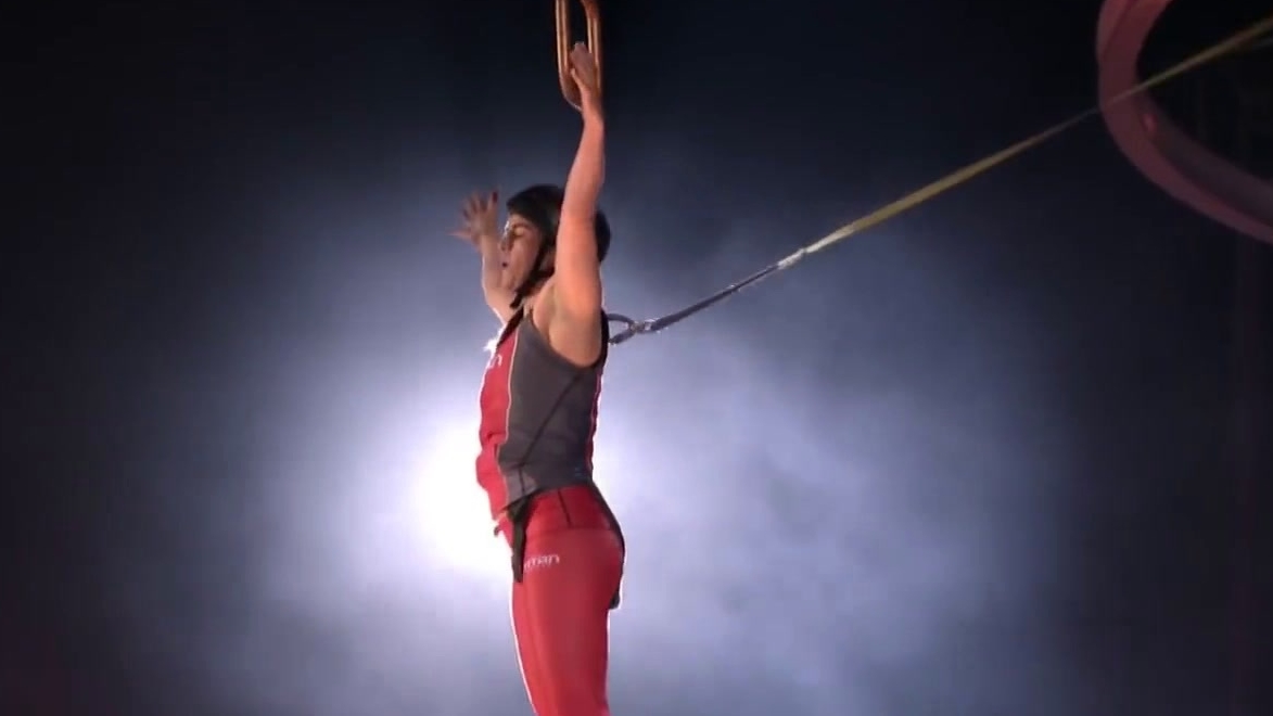 Titan Games: Carla And Nika Test Balance And Arm Strength