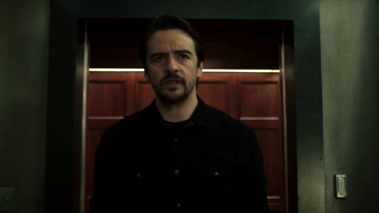 The Passage: Shauna Warns Clark About One Of His Men