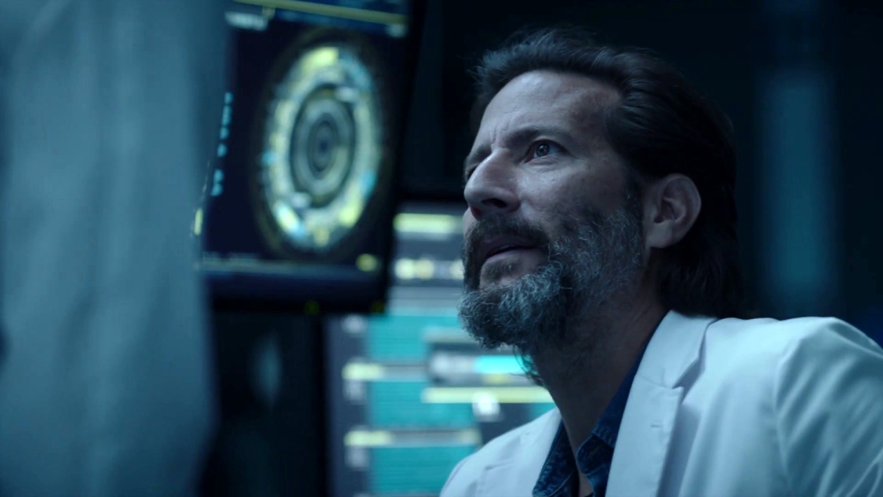 The Passage: Dr. Jonas Lear Thinks There Is An Evolution In The Virals