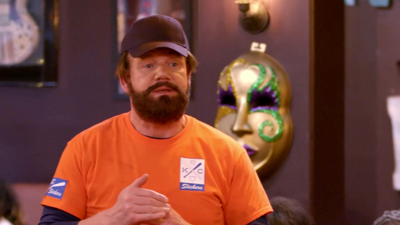 Gordon Ramsay's 24 Hours Te Hell & Back: Gordon Asks The Guest To Stop Eating