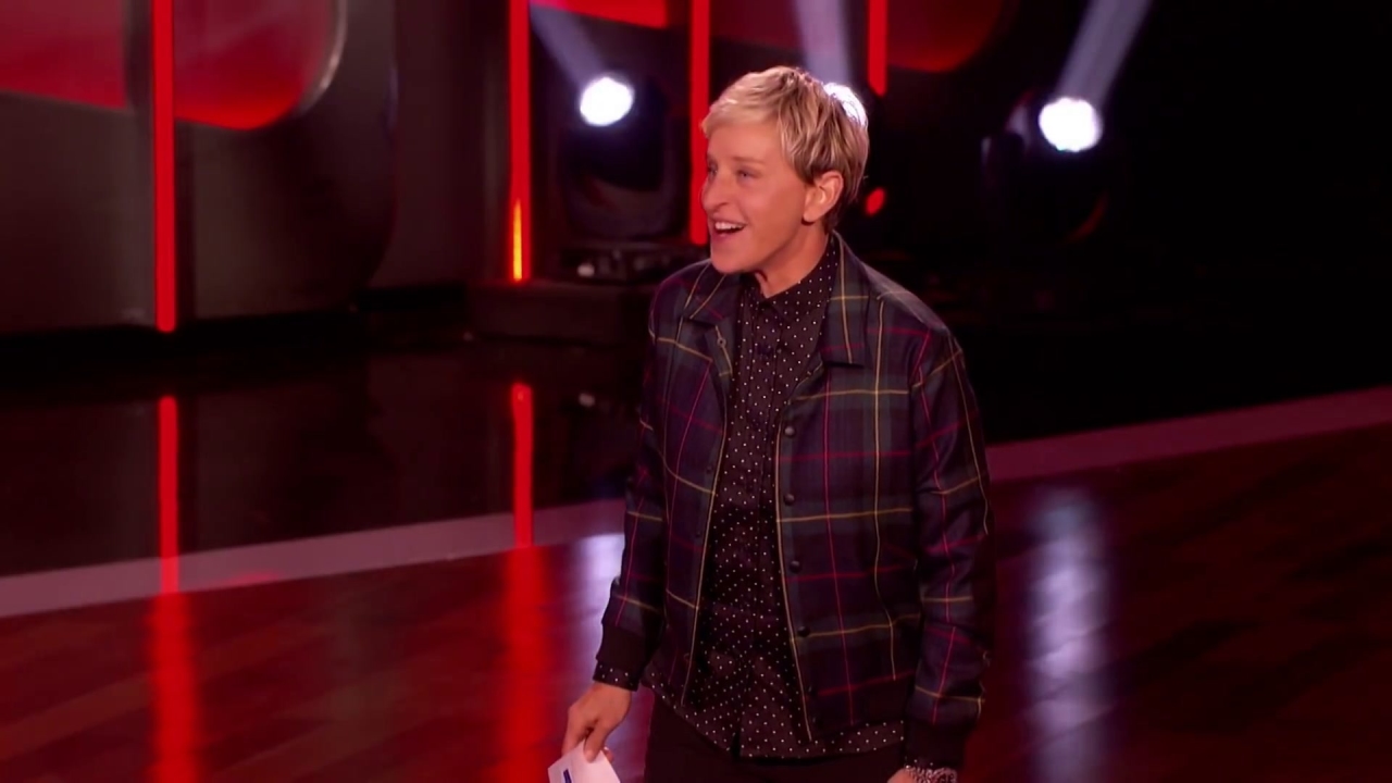 Ellen's Game Of Games: Fighting For Apples