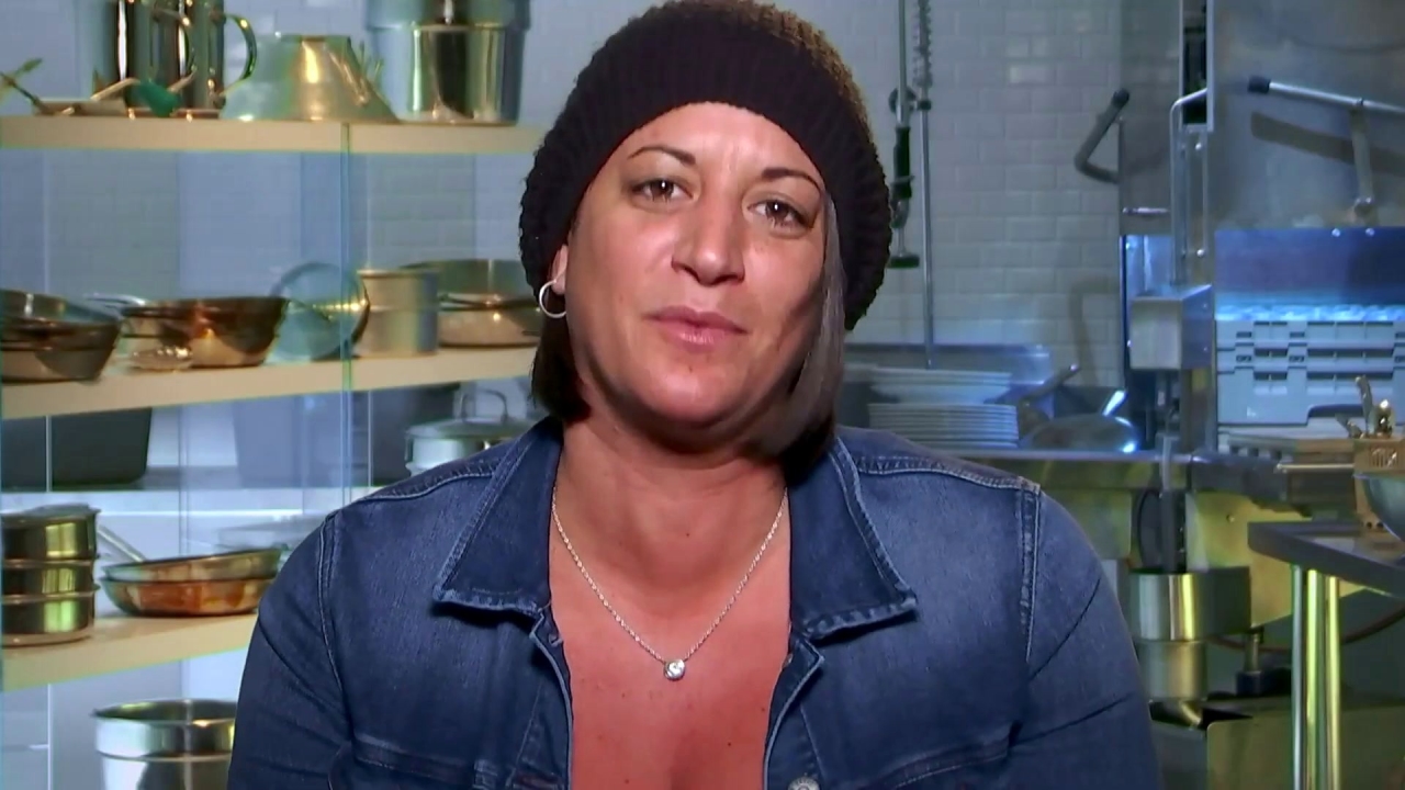 Hell's Kitchen: Mia Makes Her Own Menu