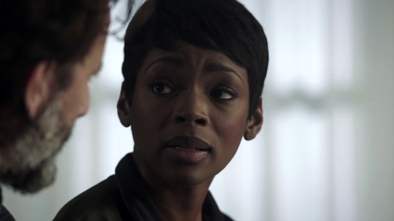 The Passage: Dr. Sykes Reassures Jonas He Won't Turn