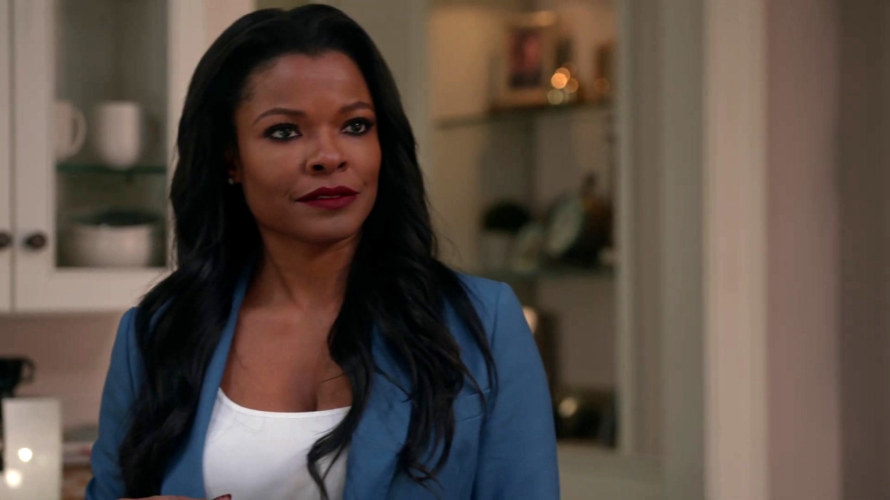 Lethal Weapon: Trish's Campaign Manager Looks Into The Family