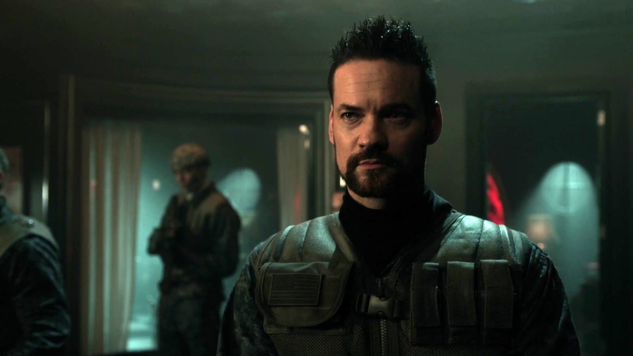 Gotham: Eduardo Finds Gordon At Barbara's Bar