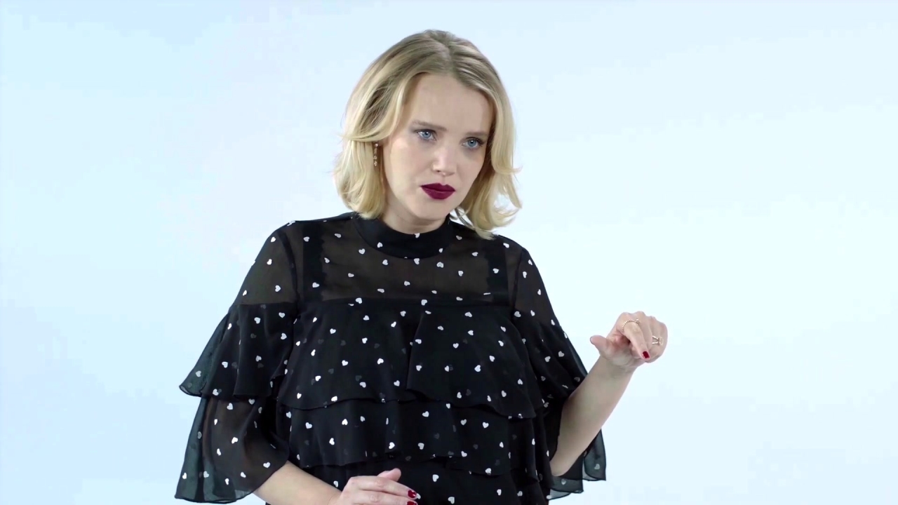 Cold War: The Music (Featurette)