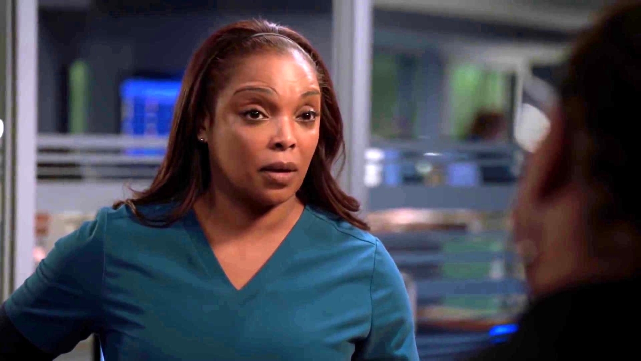 Chicago Med: Maggie Offers A Patient Her Kidney